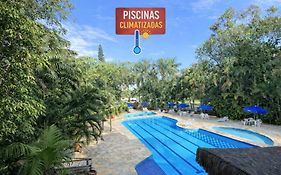 Fabuloso flat 243 Amarílis 2 piscinas climatizadas, SKY 170 canais carregador veiculo elétrico Riviera de São Lourenço, Bertioga Apartamento Duplex inteiro, cozinha equipada completa, serviço de praia, limpeza e trocas diária de toalhas, wi-fi 500mb